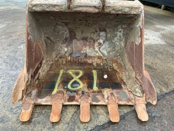48" DIGGING BUCKET..........65mm PINS.....181. 355592561