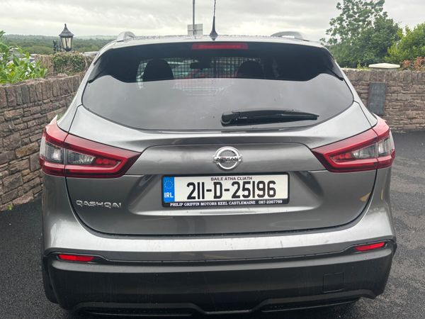 Nissan Qashqai SV Commercial  only 102000kms 355604626
