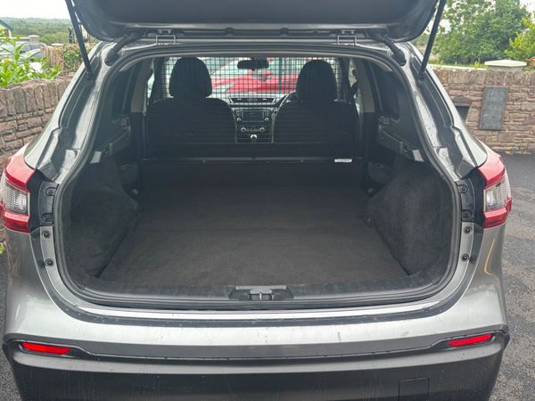 Nissan Qashqai SV Commercial  only 102000kms 355604681