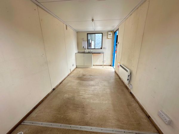 16 X 8 ... SITE OFFICE , CABIN , KITCHEN ....657P 355608765