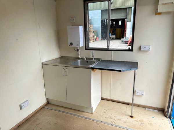 16 X 8 ... SITE OFFICE , CABIN , KITCHEN ....657P 355608761