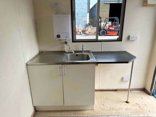 16 X 8 ... SITE OFFICE , CABIN , KITCHEN ....657P 355608762