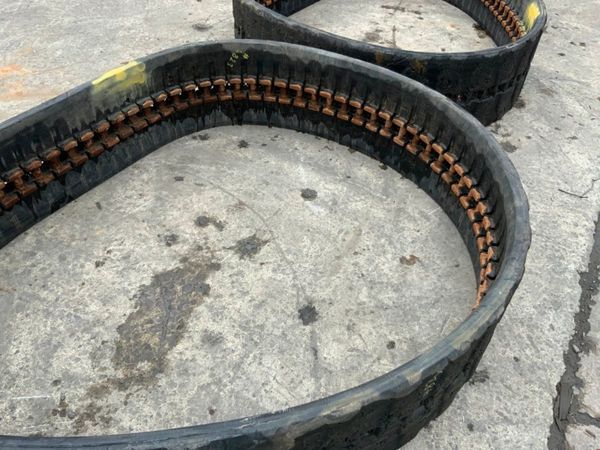 400 x 74 x 73 RUBBER TRACKS..........4823. 355601914