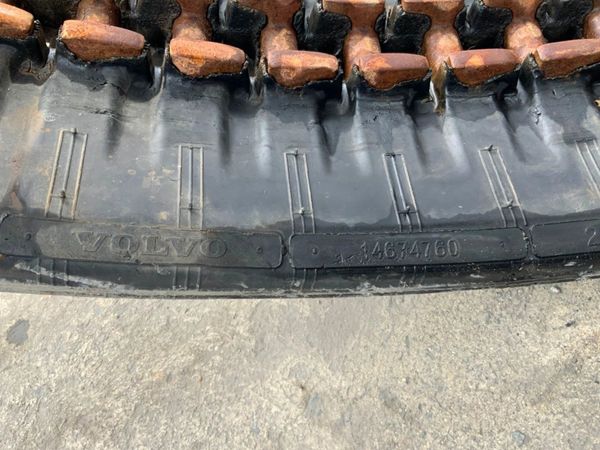 400 x 74 x 73 RUBBER TRACKS..........4823. 355601910