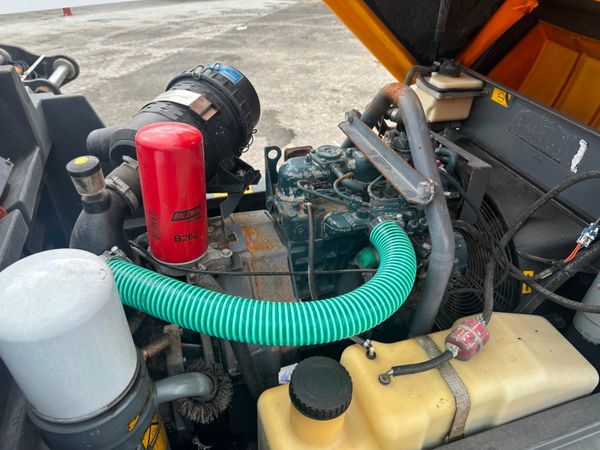 2015 ...ATLAS  XAS47 ..ROAD AIR COMPRESSOR. 355612824
