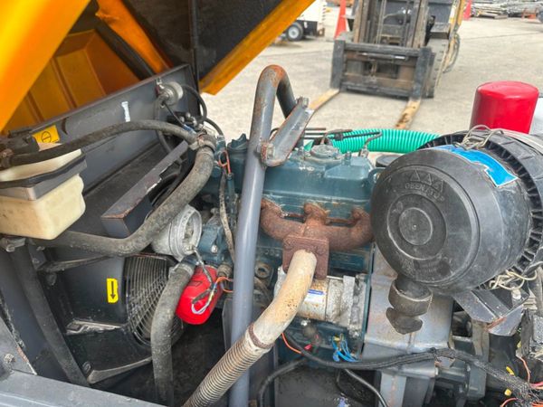 2015 ...ATLAS  XAS47 ..ROAD AIR COMPRESSOR. 355612827