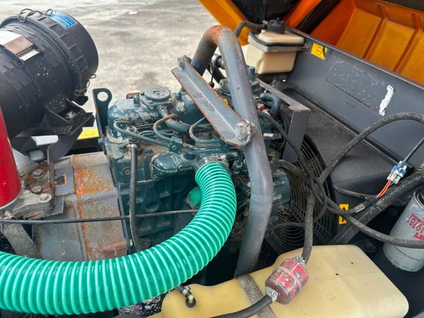2015 ...ATLAS  XAS47 ..ROAD AIR COMPRESSOR. 355612823
