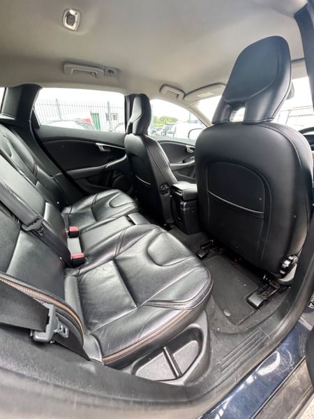 2015 Volvo V40 355705789