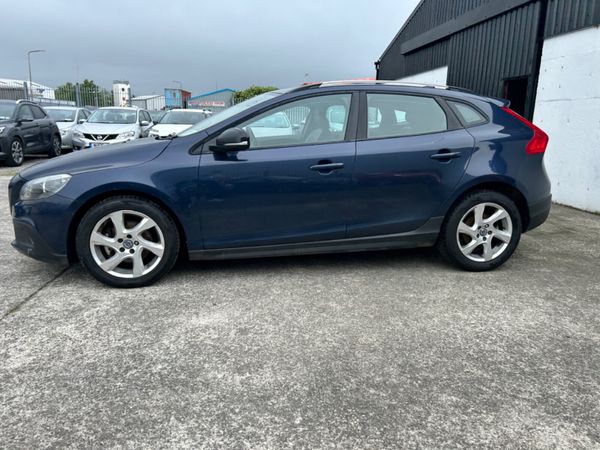 2015 Volvo V40 355705818
