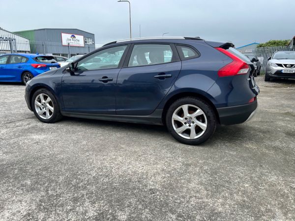 2015 Volvo V40 355705824