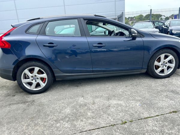 2015 Volvo V40 355705825
