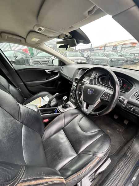 2015 Volvo V40 355705826