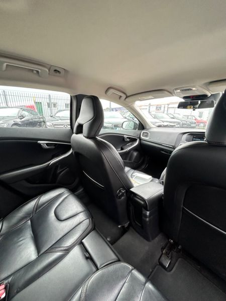 2015 Volvo V40 355705821
