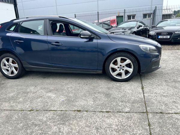 2015 Volvo V40 355705822