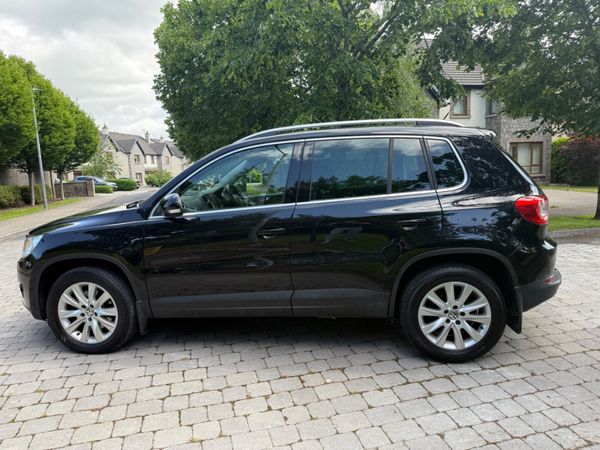 Volkswagen Tiguan 2011 LOW KMS 2.0TDI 355884084