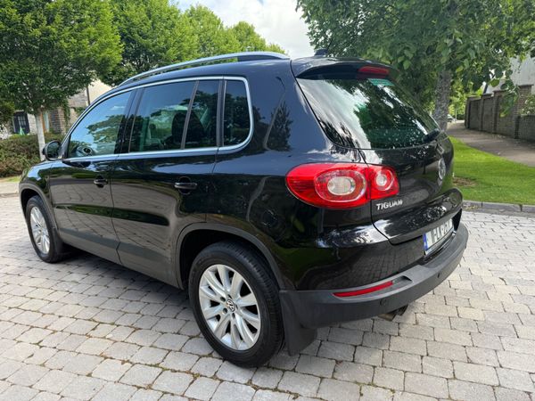 Volkswagen Tiguan 2011 LOW KMS 2.0TDI 355884093