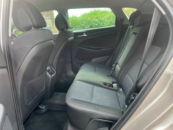 Hyundai Tucson 1.7d Premium. New NCT 01/27 356236346
