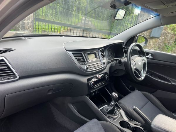Hyundai Tucson 1.7d Premium. New NCT 01/27 356236351