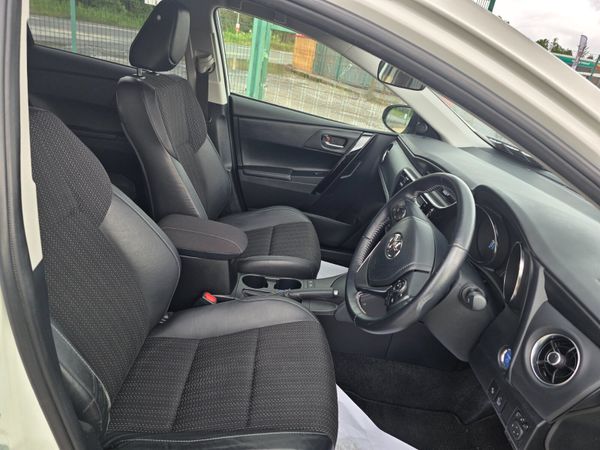 Toyota Auris Hybrid Automatic 2017 356273306
