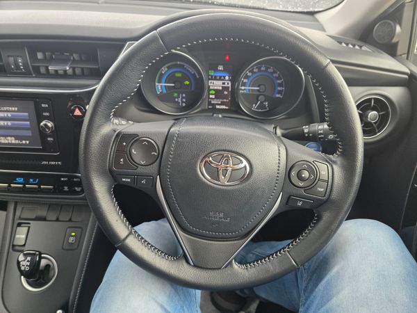 Toyota Auris Hybrid Automatic 2017 356273301