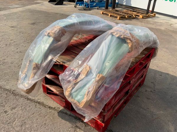UNUSED JOHN DEERE 20/30 SERIES  MUDGUARDS. 356293629