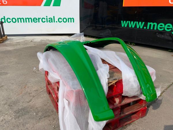 UNUSED JOHN DEERE 20/30 SERIES  MUDGUARDS. 356293634