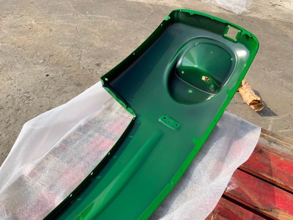 UNUSED JOHN DEERE 20/30 SERIES  MUDGUARDS. 356293643