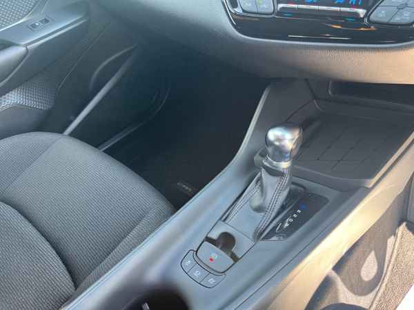TOYOTA C-HR 2018, 1.8 HYBRID AUTO LOW KMS 356438989