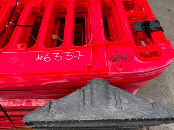 20 of  PEDESTRIAN  PLASTIC  BARRIERS ....6337. 356444506