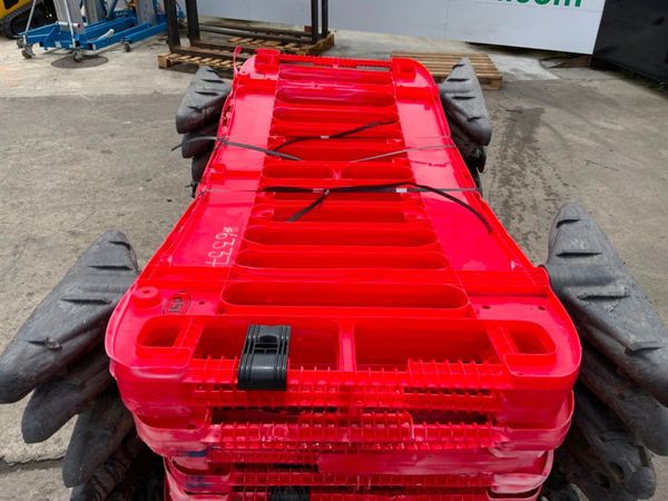 20 of  PEDESTRIAN  PLASTIC  BARRIERS ....6337. 356444507