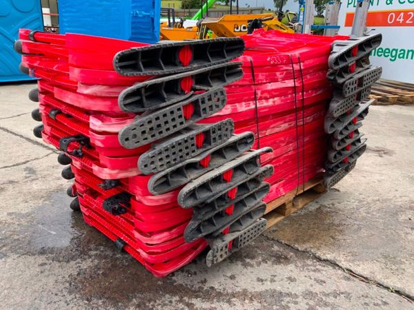 20 of  PEDESTRIAN  PLASTIC  BARRIERS ....6337. 356444509