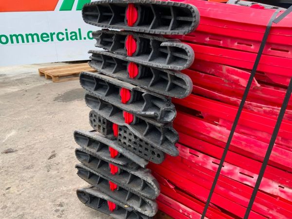 20 of  PEDESTRIAN  PLASTIC  BARRIERS ....6337. 356444515