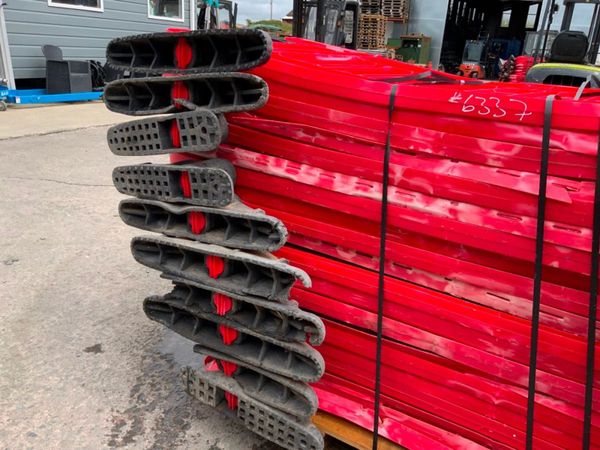 20 of  PEDESTRIAN  PLASTIC  BARRIERS ....6337. 356444510