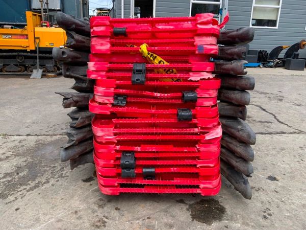 20 of  PEDESTRIAN  PLASTIC  BARRIERS ....6337. 356444513