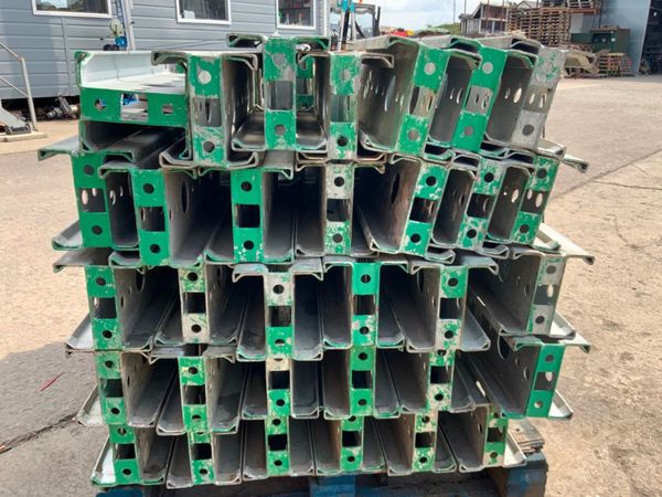 600mm SHUTTERING STRONGBACK / WHALERS. 356552515