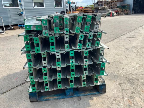 600mm SHUTTERING STRONGBACK / WHALERS. 356552511