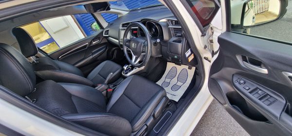 Honda fit Hybrid 356570710