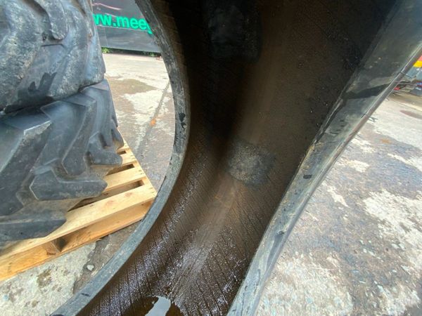 400 x 80 x 24 BKT TELEPORTER AGRI TYRES......4375. 356696961