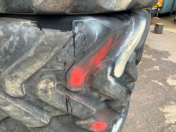 400 x 80 x 24 BKT TELEPORTER AGRI TYRES......4375. 356696979