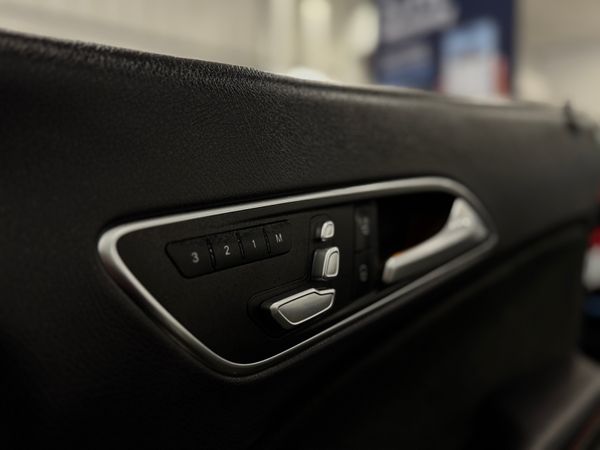 Mercedes-Benz CLA180 AMG Line-Immaculate 356697852