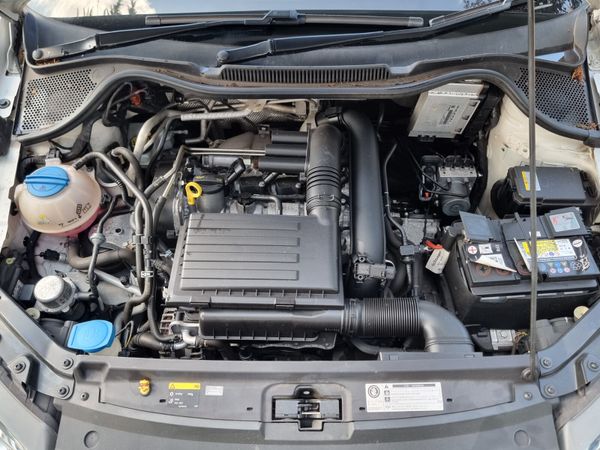2015 Volkswagen Polo  1.2  COMFORTLINE TOP SPECS 356693068