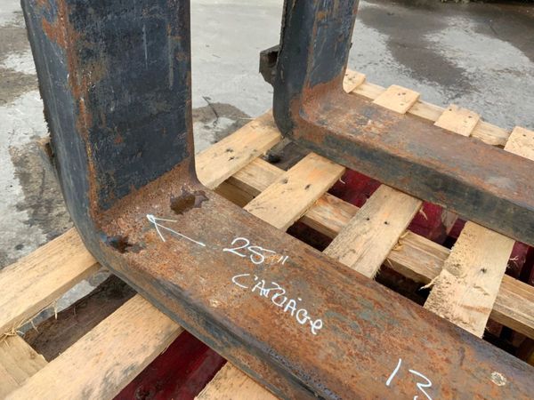 1200mm x 800mm CLASS 4 FORKS......5/7 TONNE. 356702584