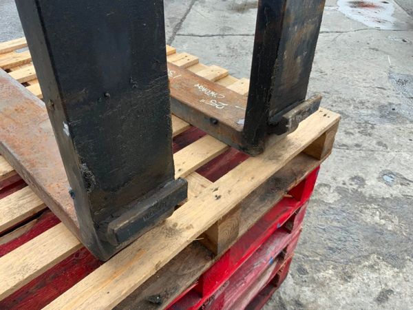 1200mm x 800mm CLASS 4 FORKS......5/7 TONNE. 356702586