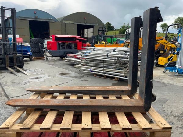 1200mm x 800mm CLASS 4 FORKS......5/7 TONNE. 356702587