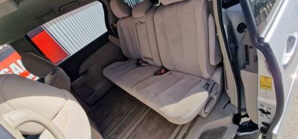 Toyota Estima Hybrid 8 seater 356886916
