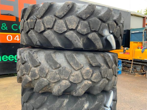 JCB SITE MASTER 15.5 x 25 TELEPORTER TYRES....440 356913075