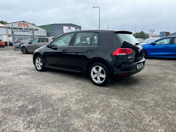 Volkswagen Golf 2015 356923899