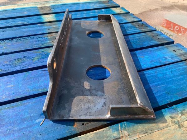 MINI SKID STEER LOADER ATTACHMENT HEAD STOCK 357015634