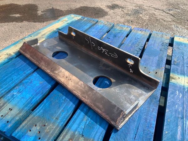 MINI SKID STEER LOADER ATTACHMENT HEAD STOCK 357015631