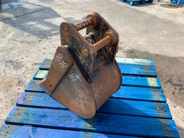 12" MINI DIGGER BUCKET........35mm PINS........23 357015719